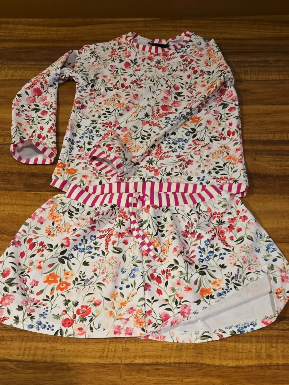 Oscar de la Renta White Swim Top and Skirt Size 8Y